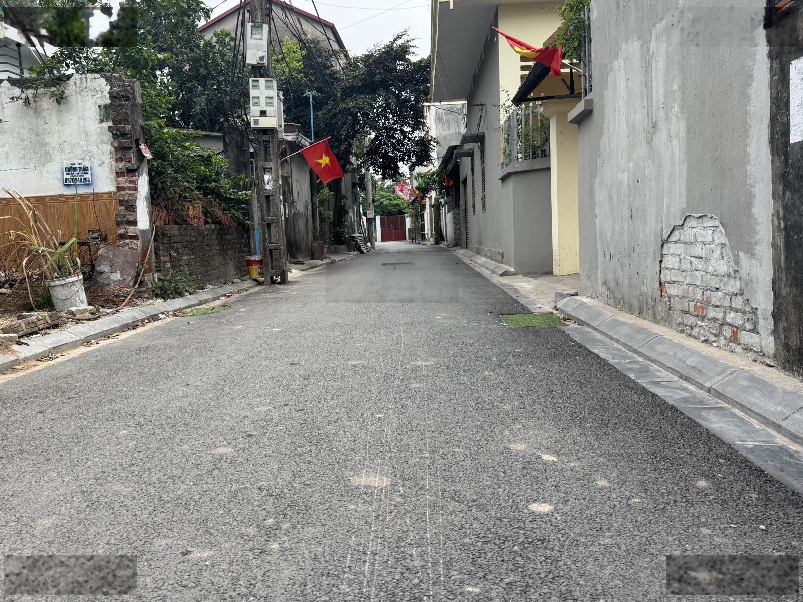 Bán mảnh đất đẹp. Đường ô tô 7 chỗ vị trí đẹp. Vị trí: Thôn Mai Hiên - xã Đông Anh (Xã Mai Lâm cũ)