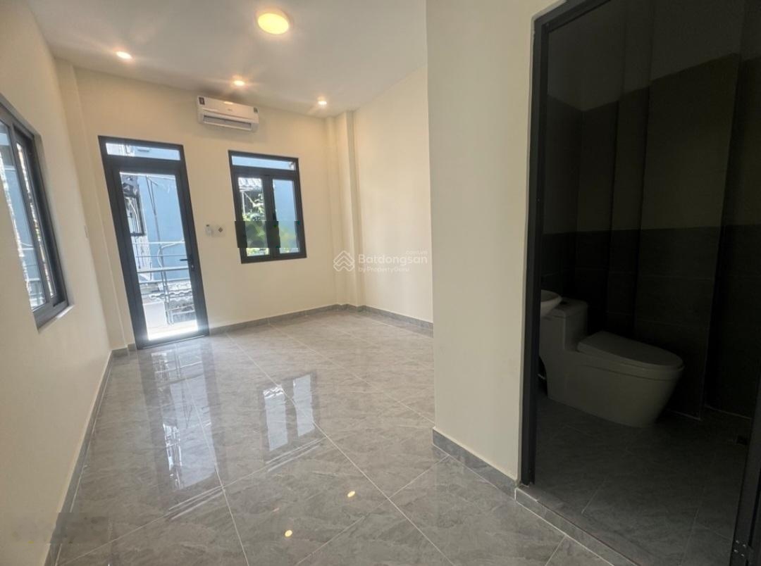 Ngay chợ cây quéo, nguyễn thượng hiền phú nhuận, dt 3.5x 13mx 2 tầng, thuê 18tr/tháng, 6.5 tỷ tl