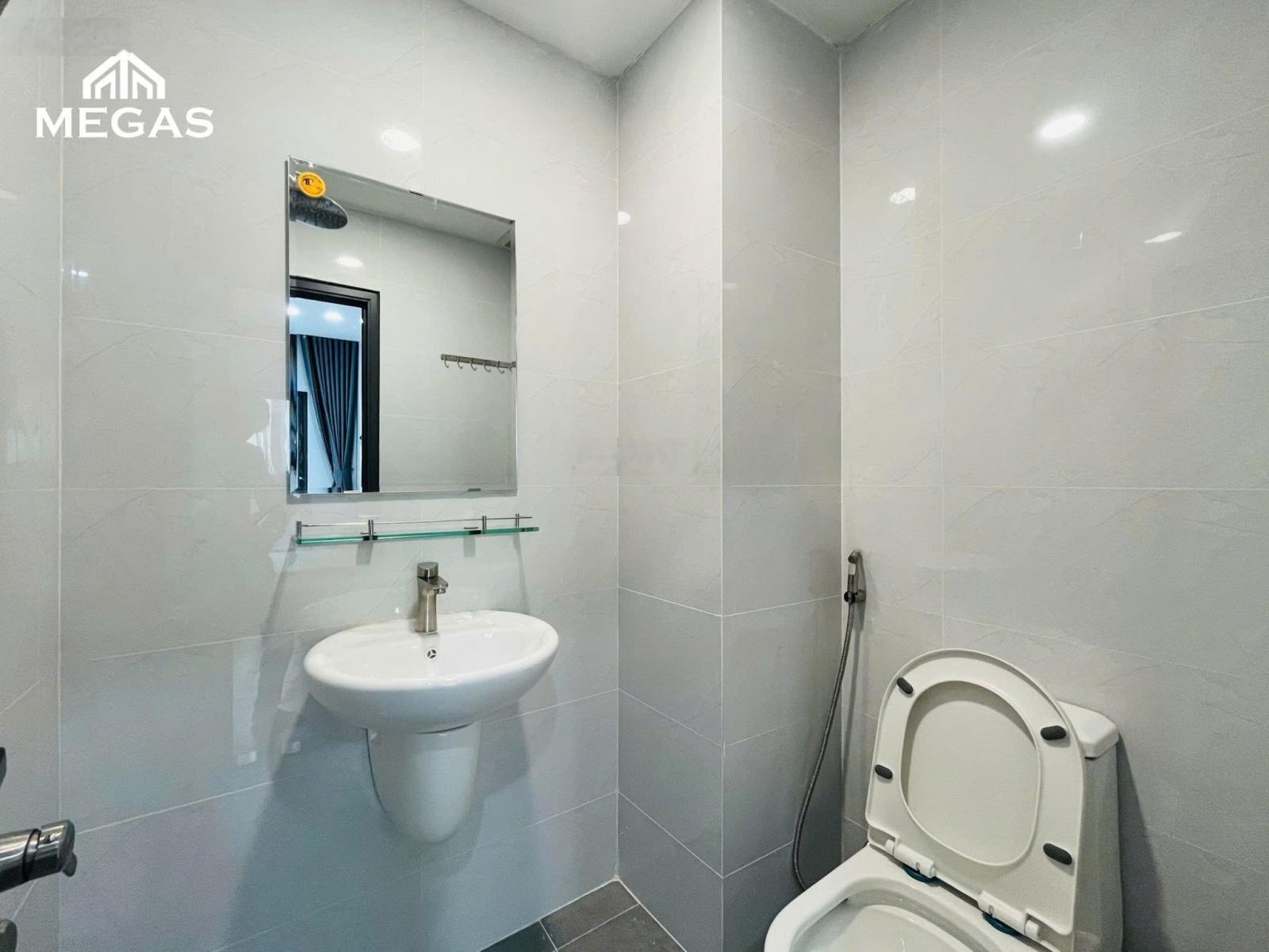 Cho thuê phòng giá rẻ-ban công full nội thất thoáng mát, sạch sẽ