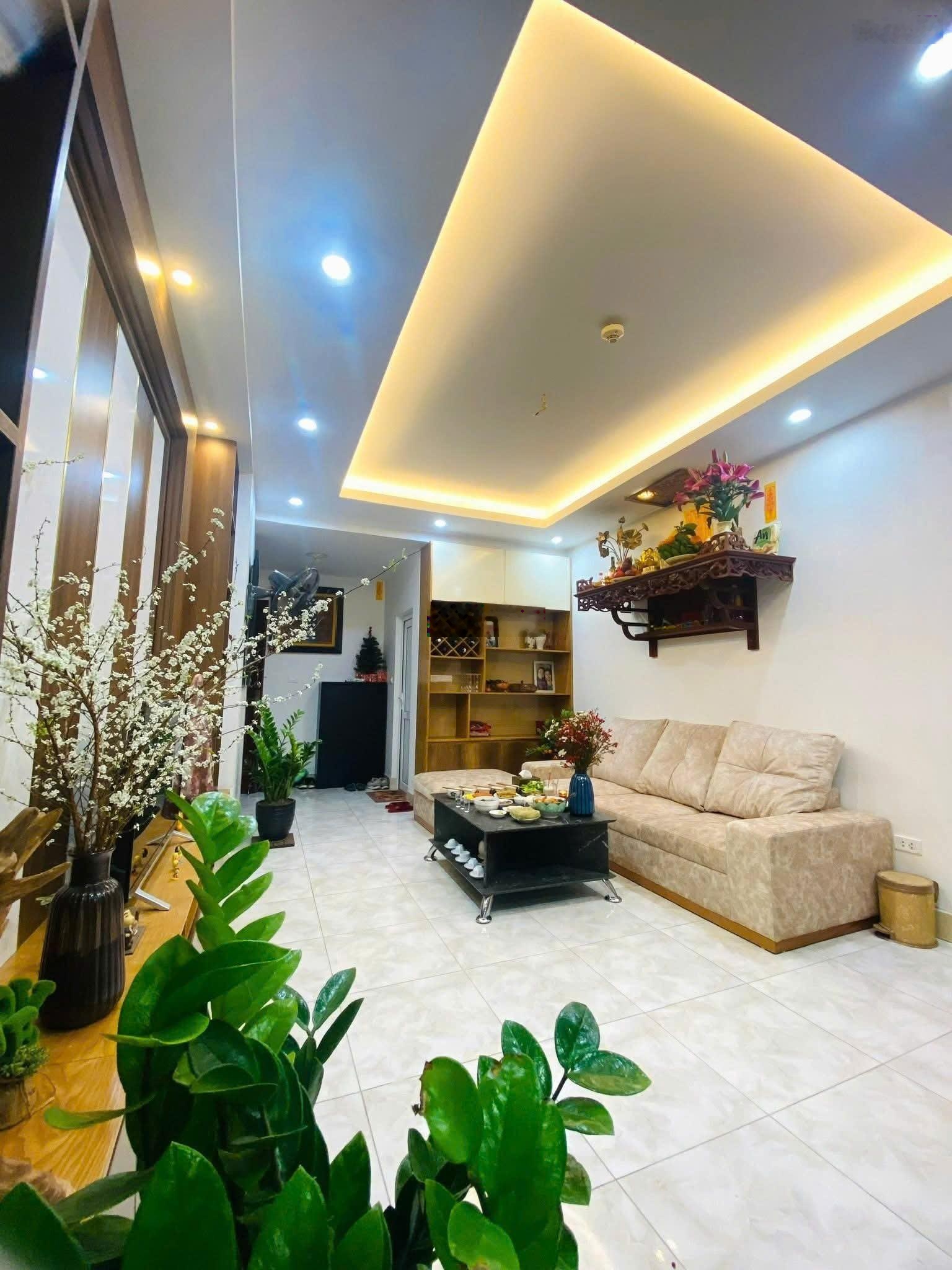 Gemek 1 2PN 70m2 tầng cao full nội thất nhà thoáng mát ở ngay