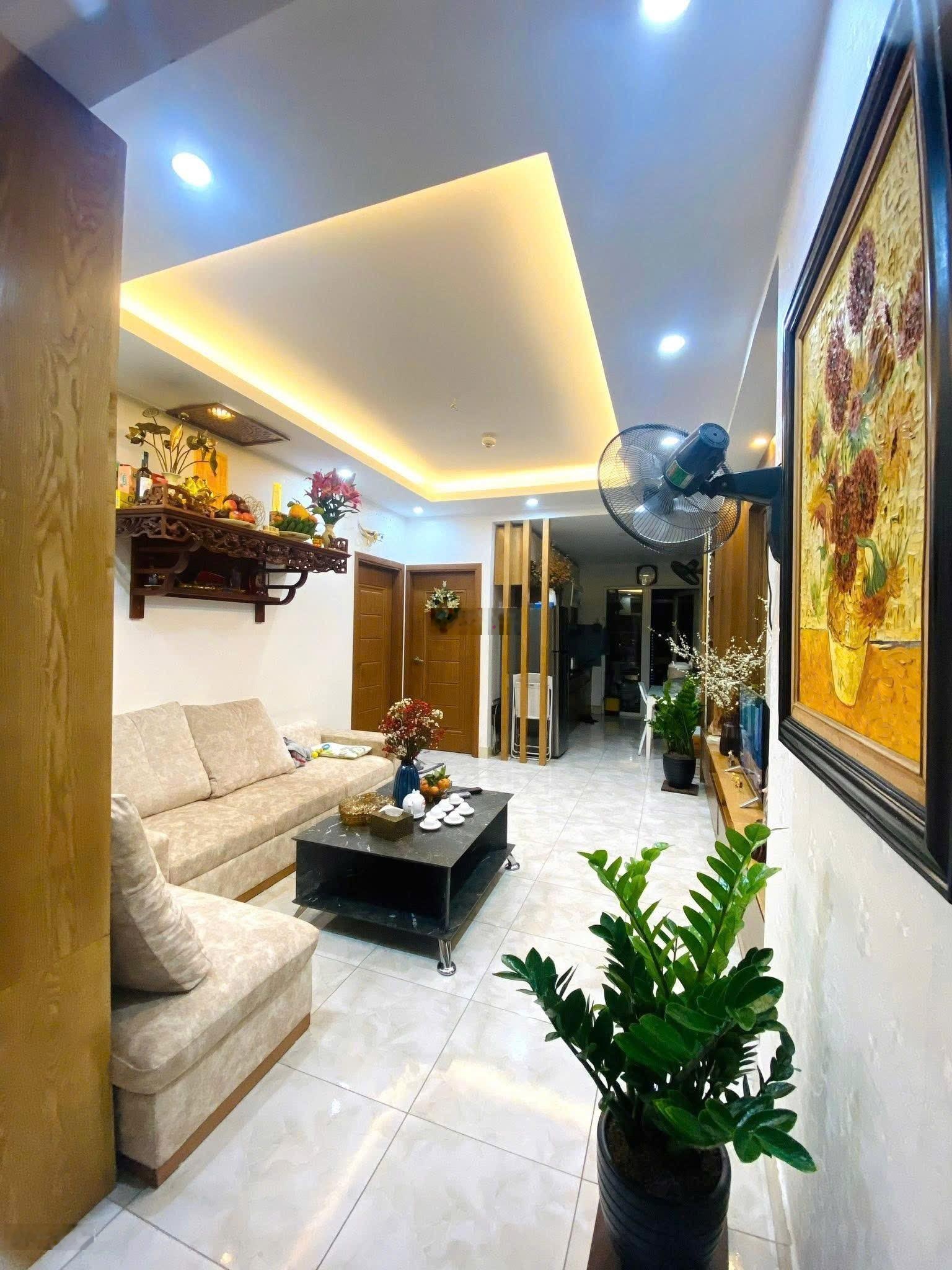 Căn hộ Gemek Tower, Đường Lê Trọng Tấn, 4,3 tỷ, 70m2, giá cực chất