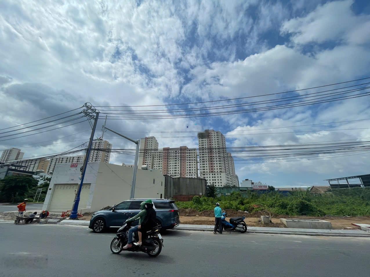 Chính chủ cho thuê 3000m2 đất mặt tiền ngay vòng xoay Trần Não Phường An Khánh TP Thủ Đức