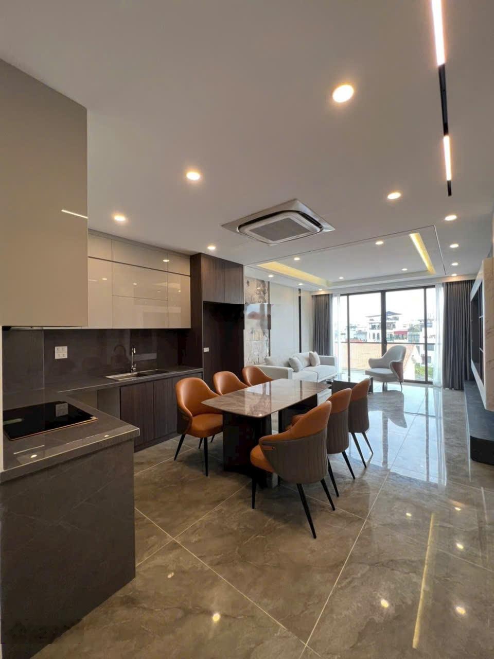 Bán căn nhà xây mới 7 tầng gần công viên Ngọc Thụy , giáp trường QT Việt Pháp. Giá 19.x tỷ