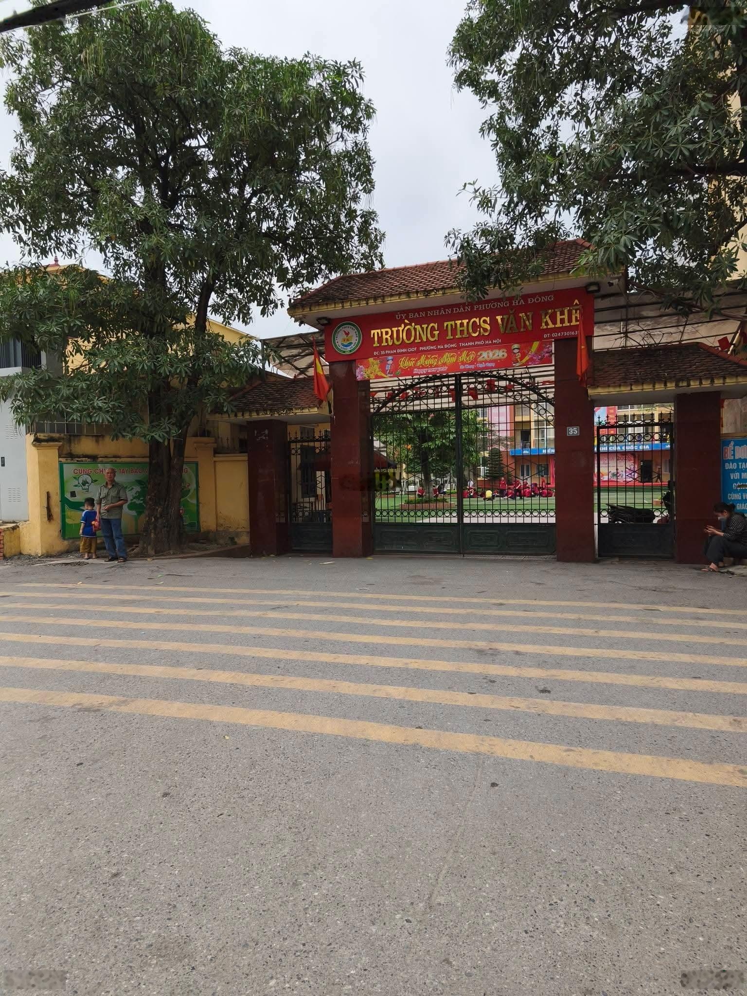Phan đình giót hà đông-lô góc-4t full nội thất- ngõ nông thoáng- 100m ra oto tránh- 7,x tỷ.