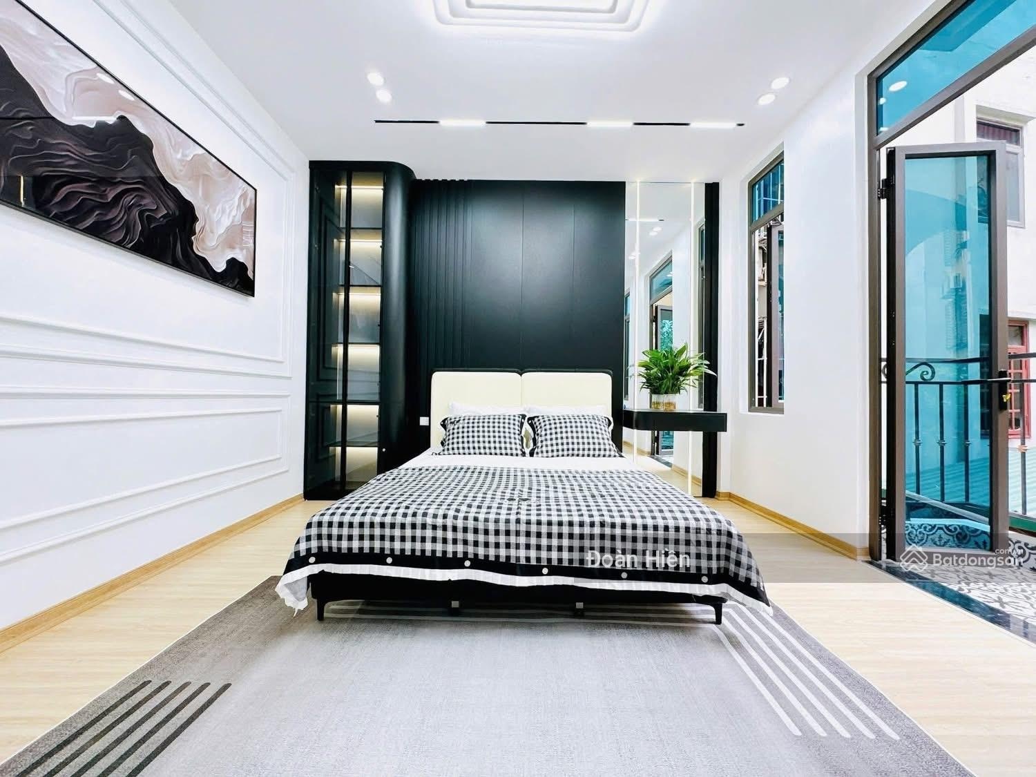 Không lo bị ngập! Nhà Đội Cấn, 20m ra ô tô, gần chợ, gần trường, ngõ thông, nhà đẹp full NT, 45m*5t