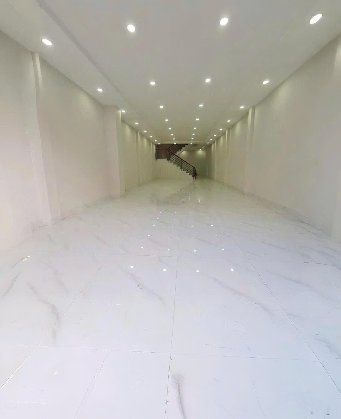 Siêu phẩm nhà ốp kính - 86D Hoa Phượng, P7, Q. Phú Nhuận, 5x20m, 4 tầng, sàn suốt