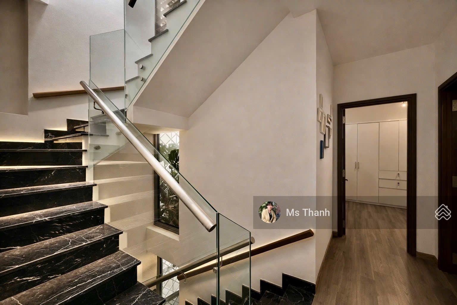 HXH thông, sát phố ẩm thực Phan Xích Long, 5,7m X 17m, vuông vức, 5 tầng, cho thuê 40 triệu/tháng