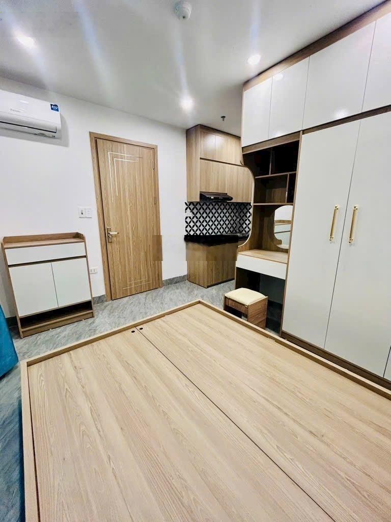 Bán căn CCMN dòng tiền 7tầng thang máy 18phòng cách cầu vượt Trịnh Văn bô 100m Đối diện Caođẳng FPT
