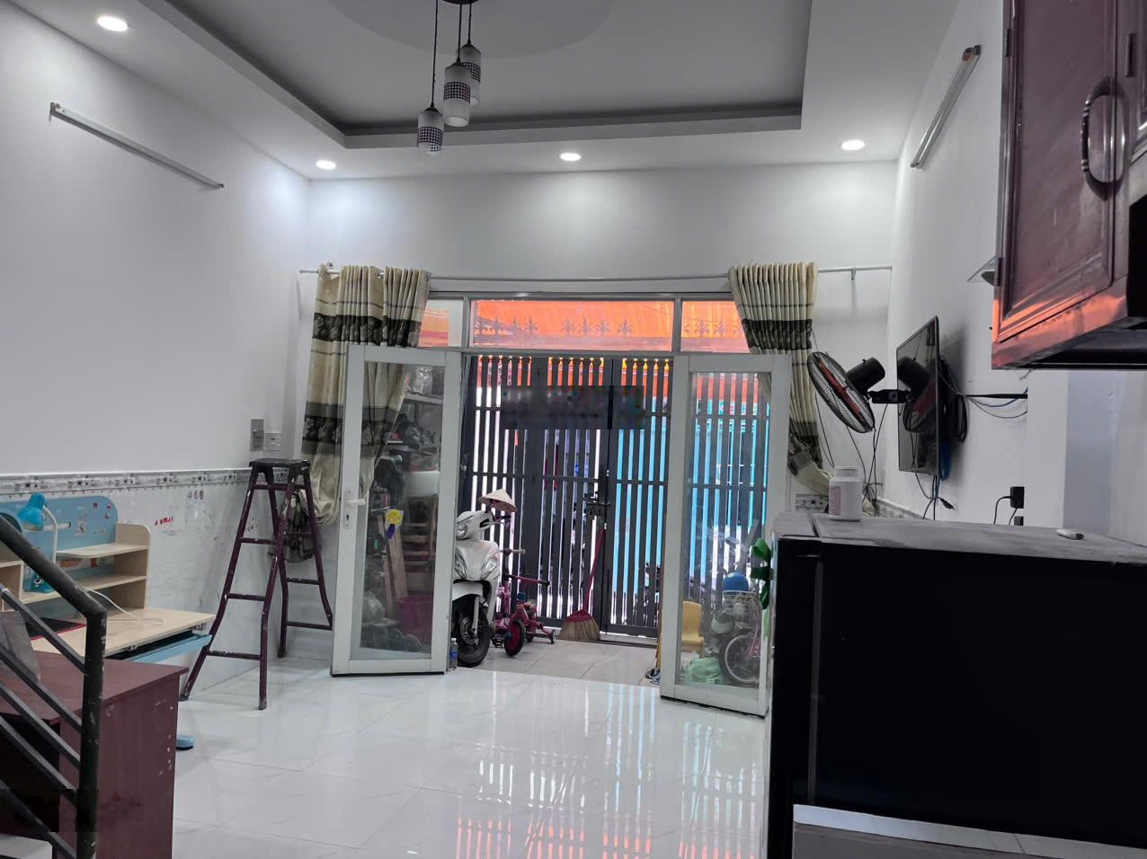 Tôi chính chủ cần bán căn nhà 80/8 Vườn Lài - 4.1m x 8.3m = 34.03m2 - Giá 4.45 tỷ