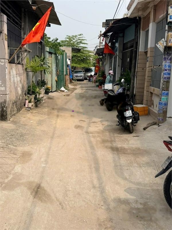 Bán nhà 5x17m, 3PN, Sổ hồng riêng - Đường Đông Thạnh 3, Hóc Môn - Giá chỉ 3.85 tỷ