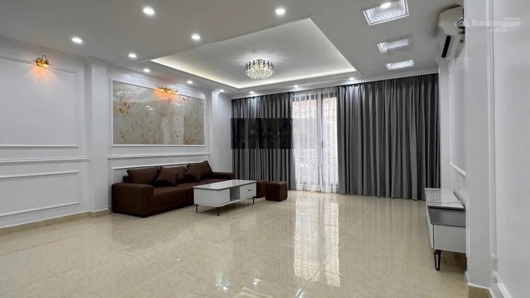 Nhà kinh doanh ô tô đỗ cửa xây 5 tầng thang máy nhỉnh 11 tỷ ngay Vạn Phúc