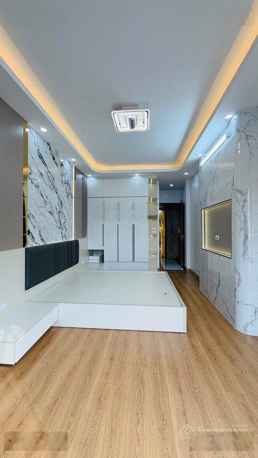 Bán nhà hoàng văn thái - 5 tầng thang máy - nhà đẹp hơn mới - gần phố