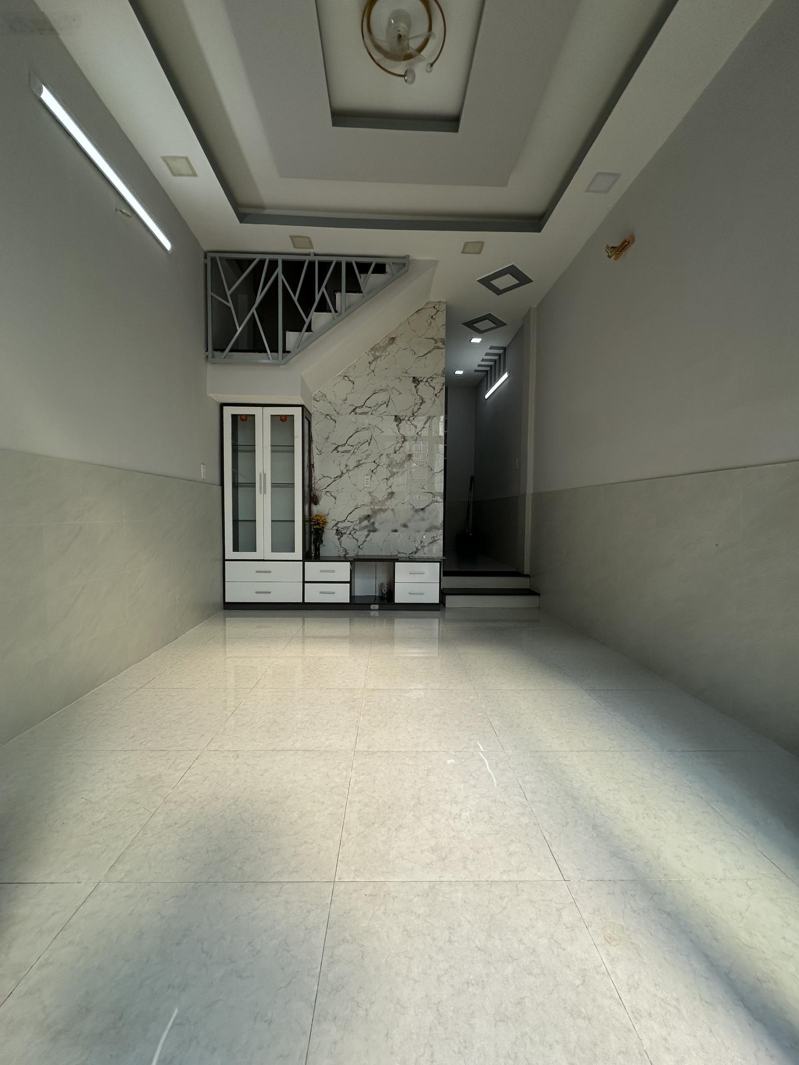 Nhà đẹp Hoài Thanh cách MT chỉ 20m, SHR nở hậu , KDC Hiện hữu , Không Quy hoạch , Chỉ 3 Tỷ 480