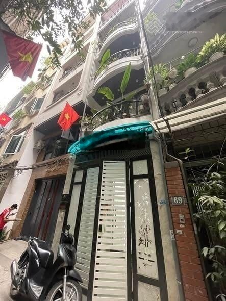 Bán gấp nhà ở Thái Hà gần 40m2, ngõ rộng thoáng sáng, mấy chục m ra mặt phố