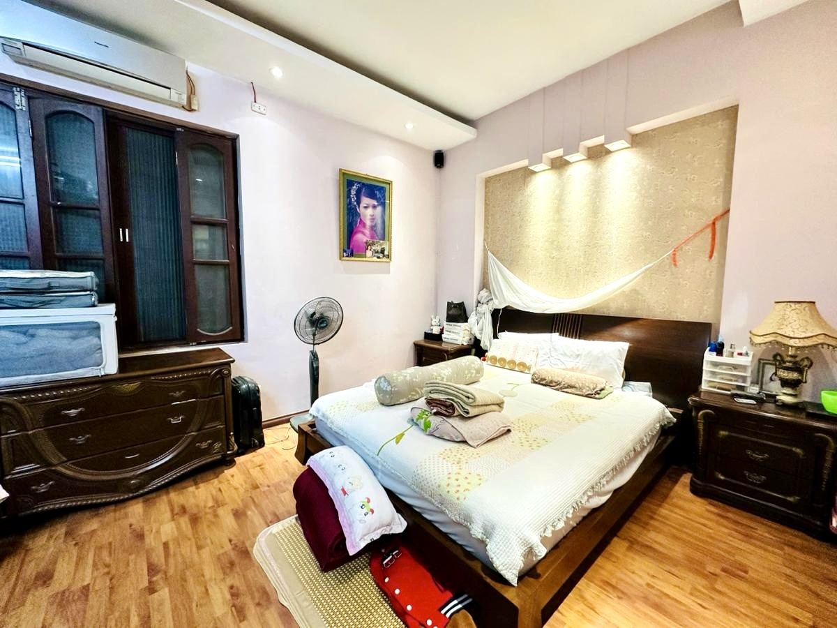 Nhà đẹp full nội thất - 100m ra ga la khê - 5 tầng mặt tiền rộng 5.5m cực hiếm - hơn 8 tỷ