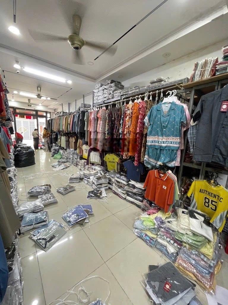Bán nhà mặt tiền đường hồng lạc