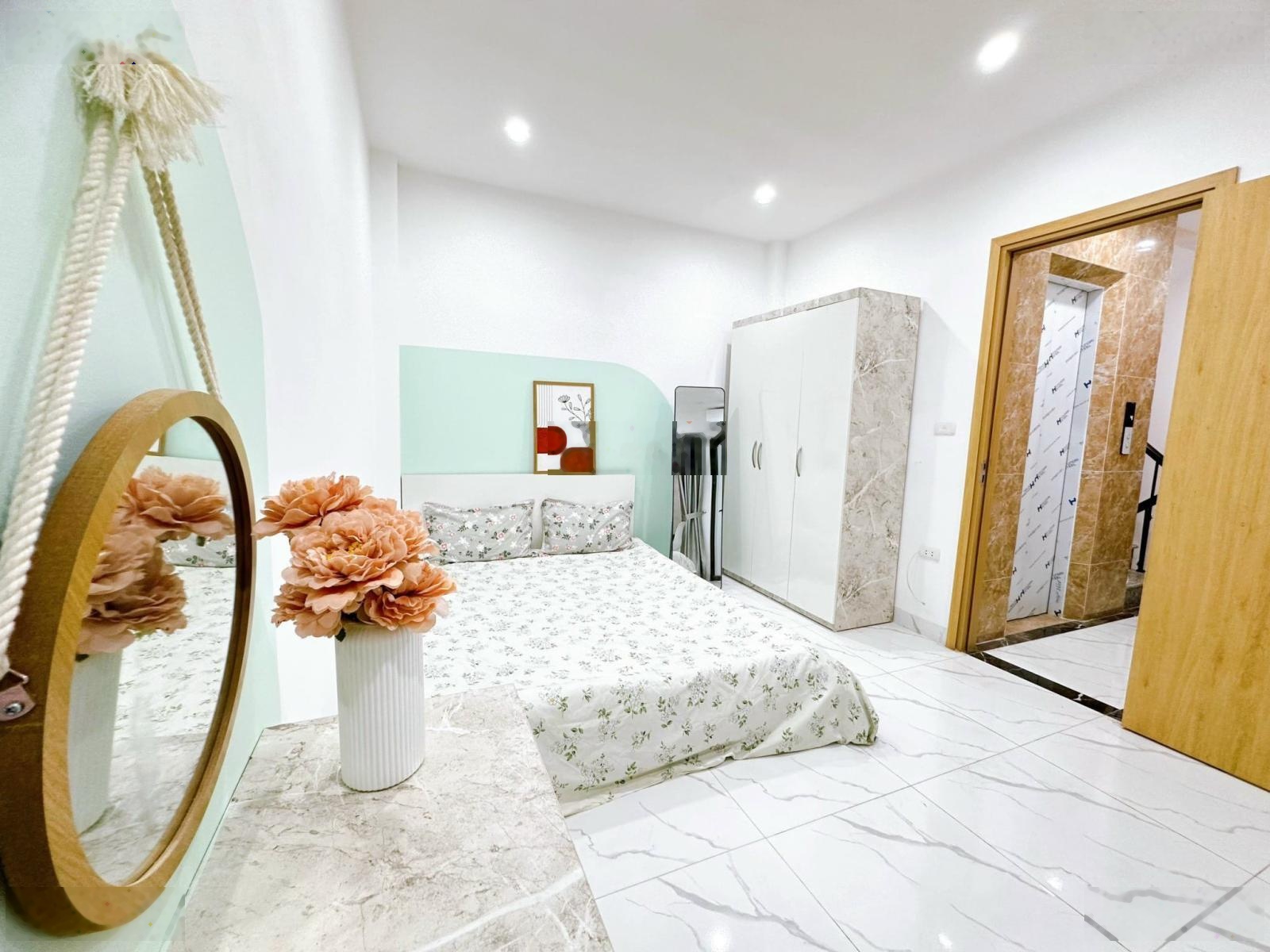 1G Bán nhà riêng tại Đê La Thành, giá cực chất 16,35 tỷ, 78m2, 18PN, 18WC