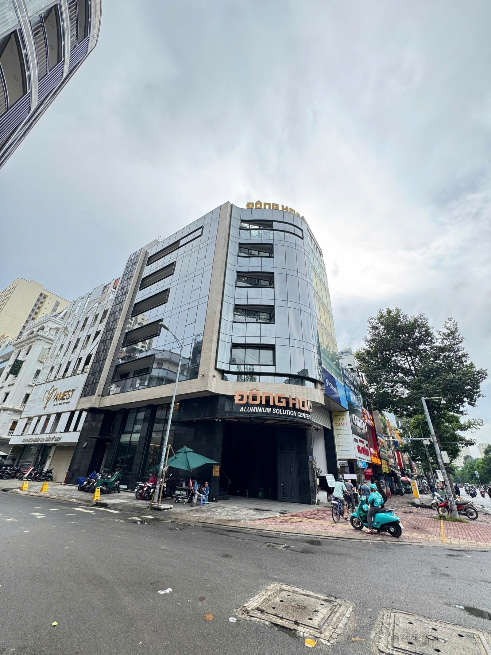 Bán nhà mặt tiền Âu Cơ, P14, Tân Bình - DT: 15 x 43m - CTXD: Hầm 10T - HĐT: 200 triệu