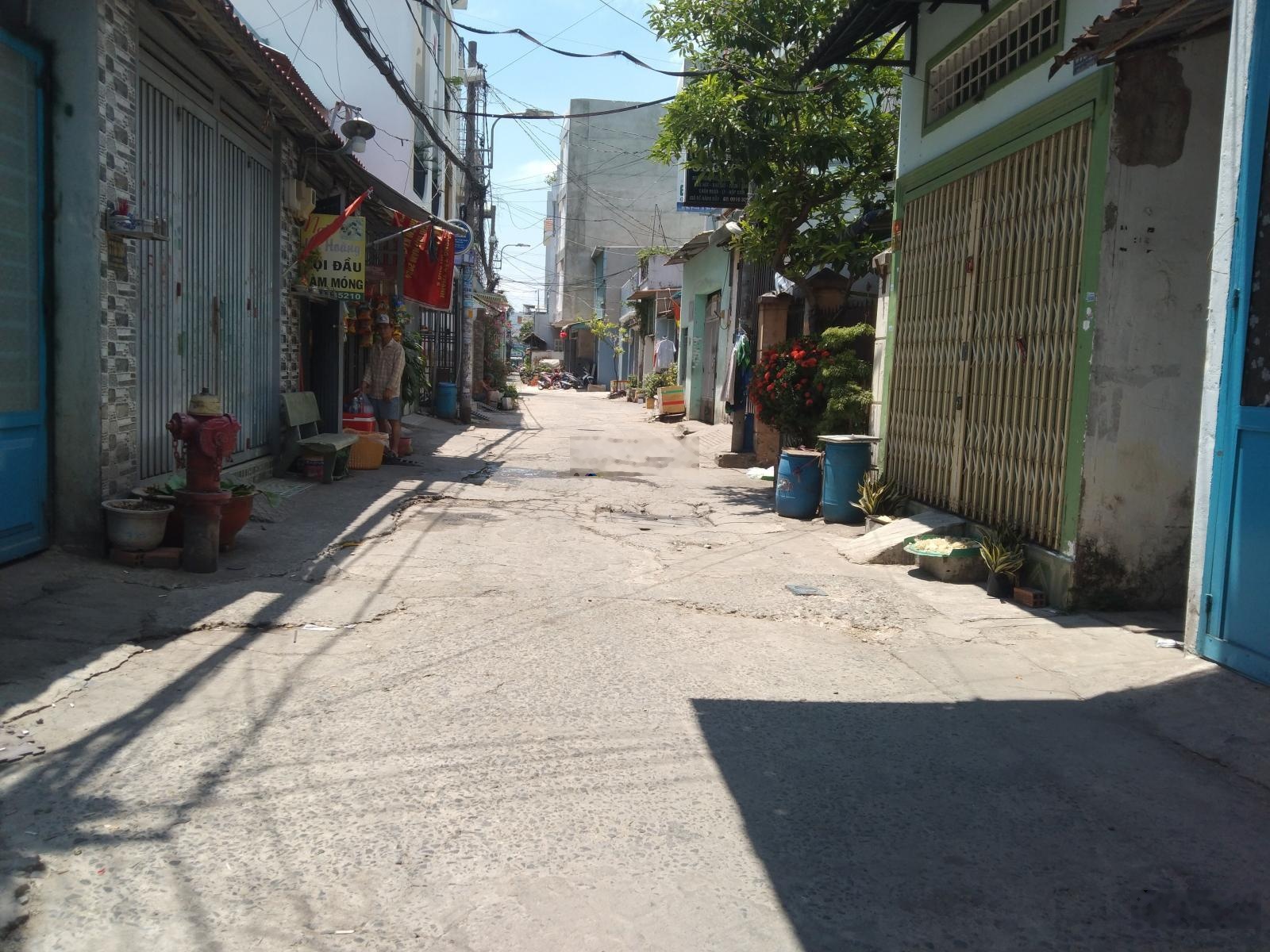 Nhà cấp 4 cũ 5x20m, hẻm xe hơi thông, 1 sẹc Lê Trọng Tấn, giá 7,5 tỷ TL