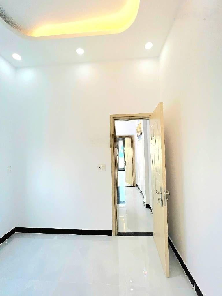 Cần tiền bán gấp nhà mới 3 tầng