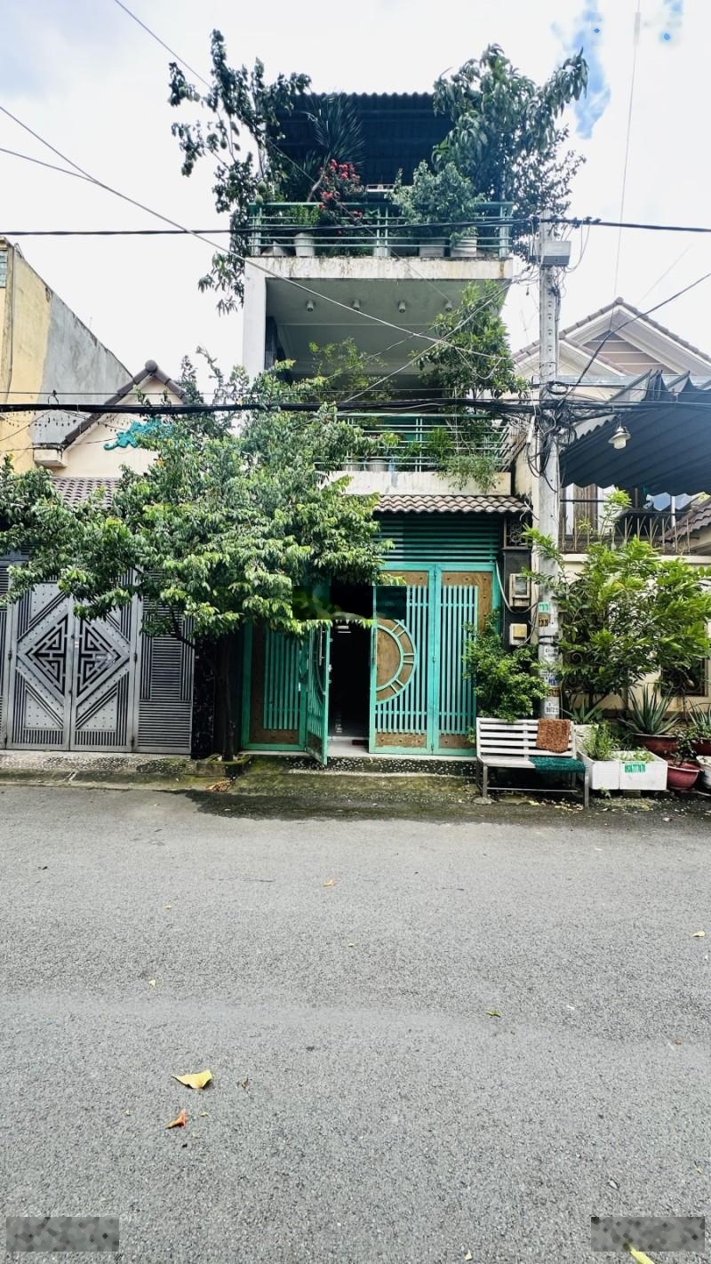 Bán nhà 3 tầng ở ngay, HXH đường Dương Đình Hội, phường Phước Long B, Q9. DT 69m2 - 5.95 tỷ