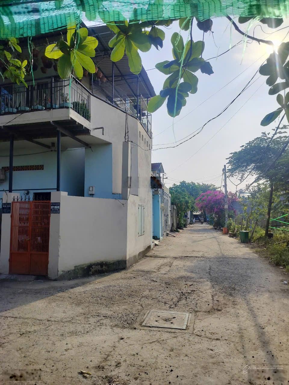 Nhà 1T1L hẻm xe hơi 624 đường Lã Xuân Oai, Long Trường, Q9, DT 54m²/4 tỷ.