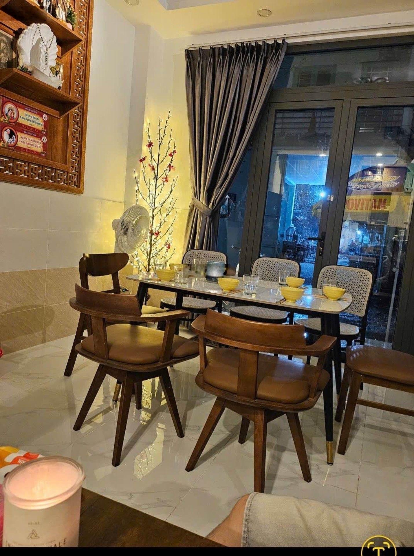 Nhà riêng giá siêu hời tại Bình Hưng Hòa, 4,35 tỷ, 33 m2