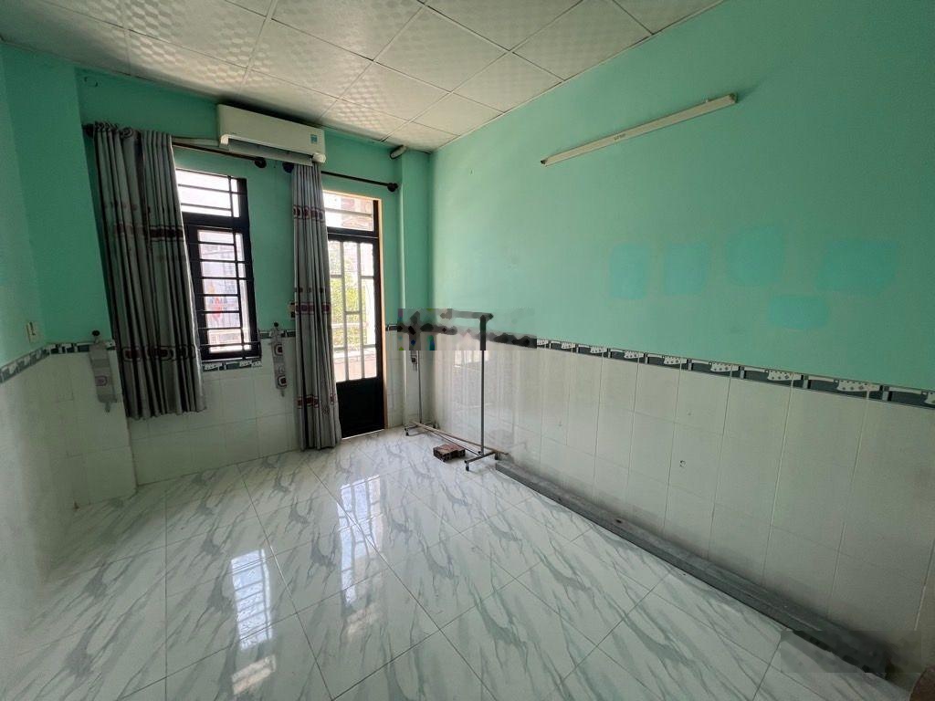 Bán gấp nhà hẻm xe tải lê văn lương xã nhơn đức huyện nhà bè gần công an xã hiệp Phước