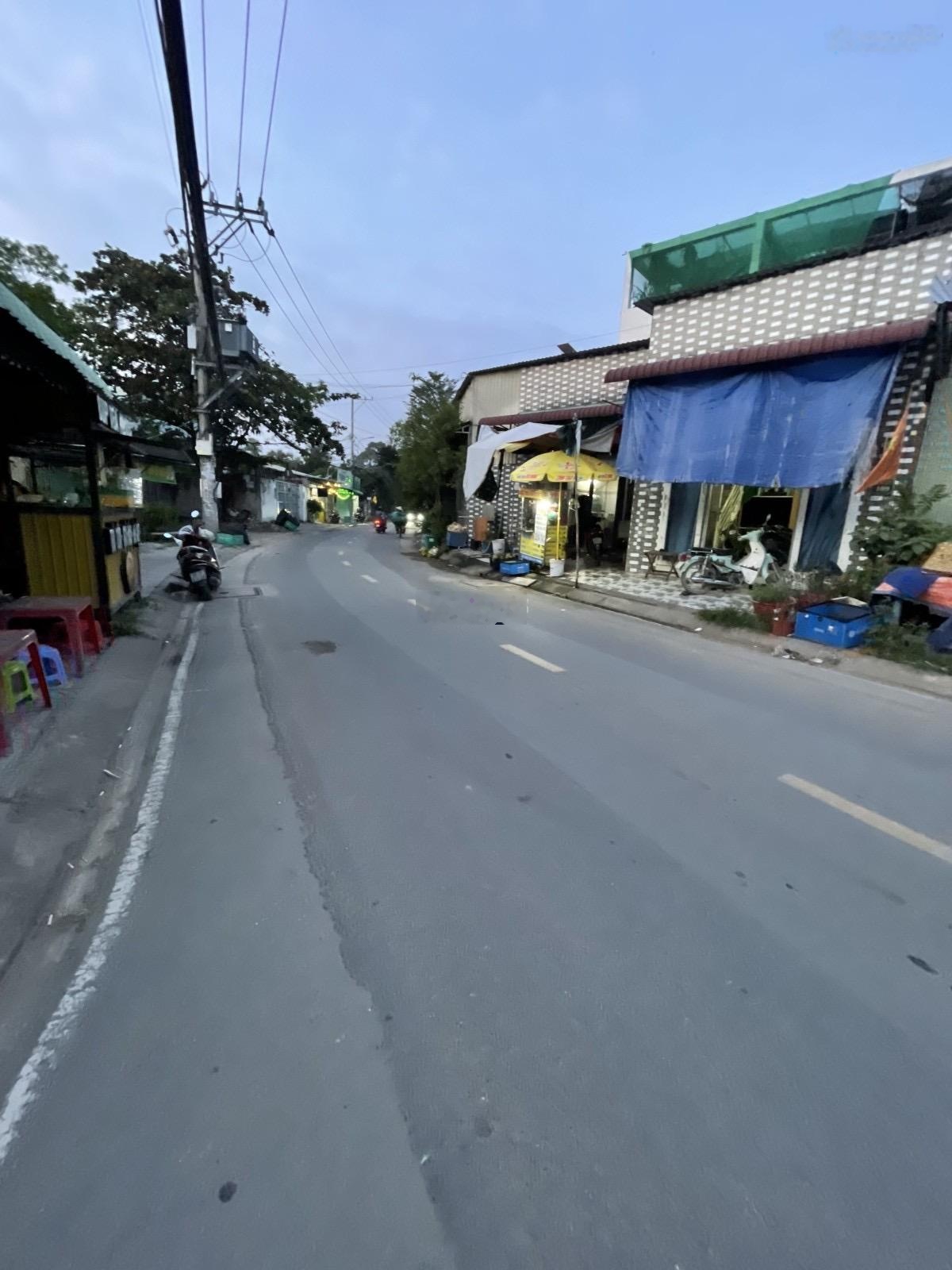 Sốc - mặt tiền Võ Văn Hát - gấp bán 8,5 tỷ - 136,1m2 - sổ riêng - đường thông - tiện xây cao tầng