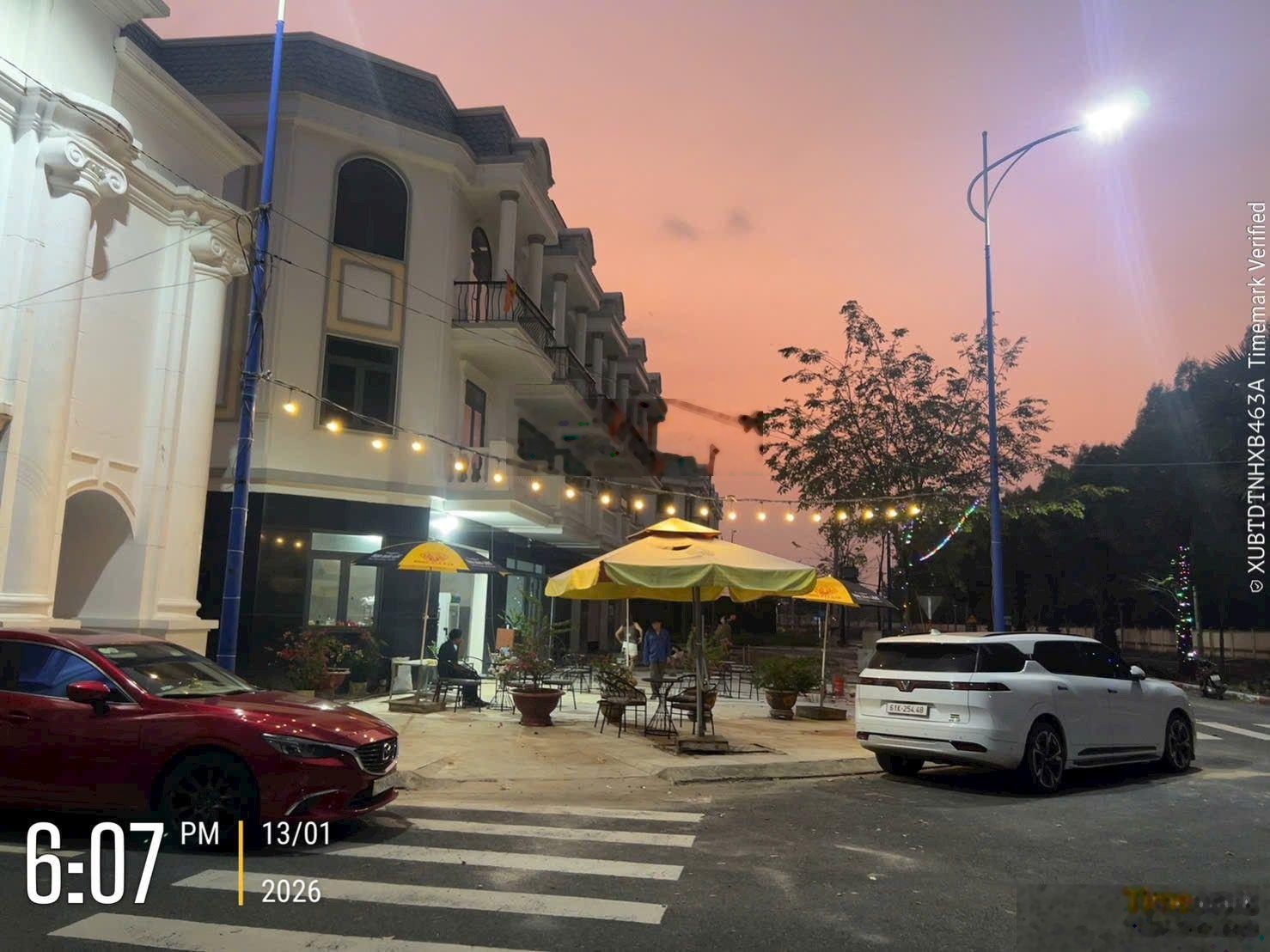 Bán shophouse 3PN, 4WC, 219m2 tại Thăng Long Central City, 3,48 tỷ, thô bên trong Bình Dương