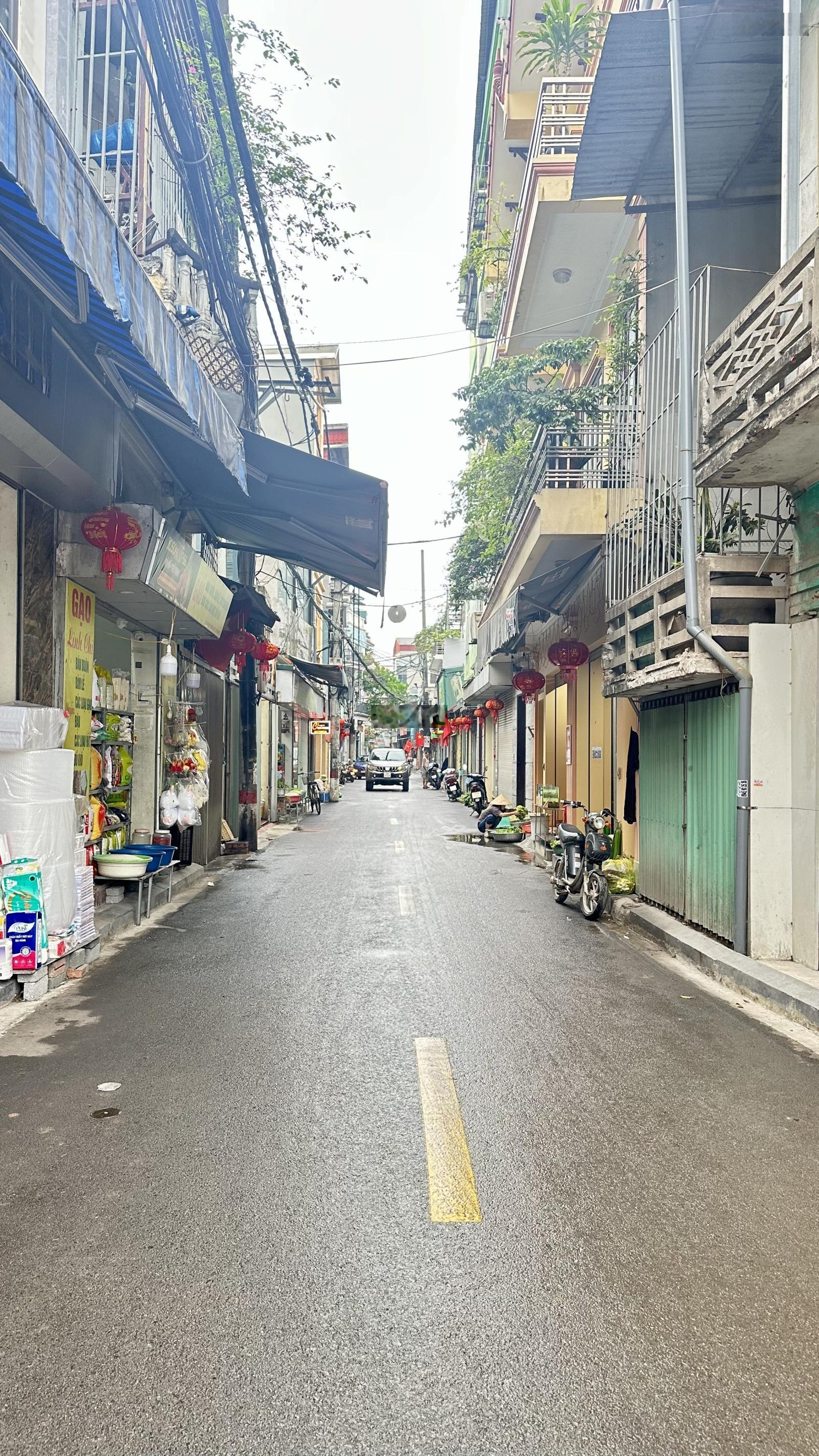 Bán nhà mặt phố quận Hoàng Mai dt 56m 4 tầng lô góc kinh doanh đỉnh giá thiện chí