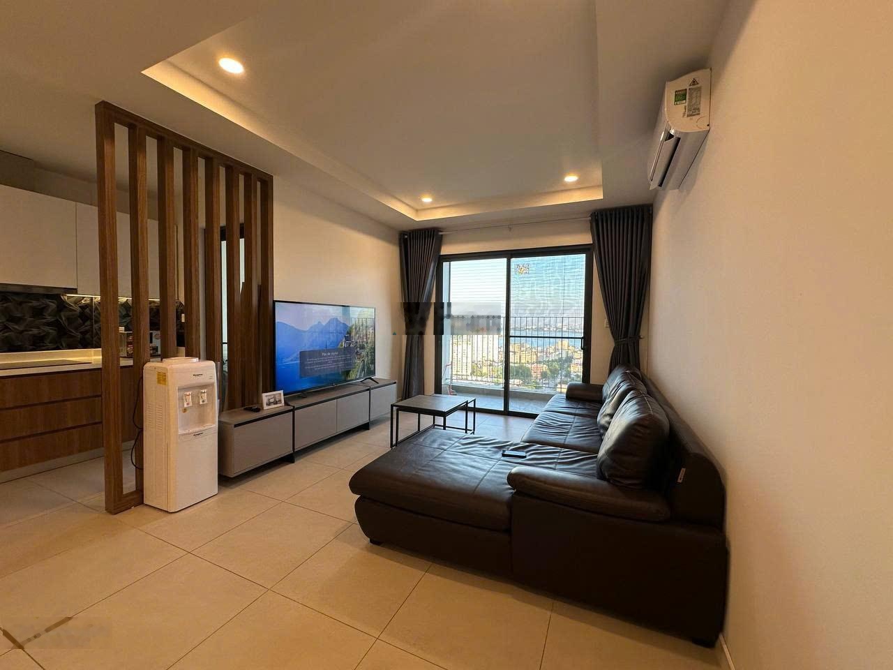 Chủ nhà gửi bán căn hộ MIPEC 105m2 2 phòng ngủ 2 wc full đồ mới xem nhà 24/7