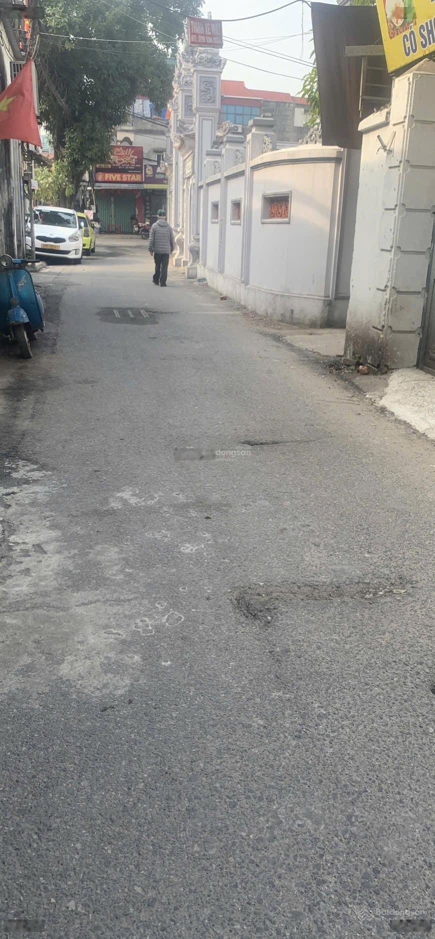 Cháu gái nhờ bán mảnh đất Tại ngõ 18 phố kẻ tạnh trên đất có nhà cấp 4 khá đẹp có gác xép sẵn ở l