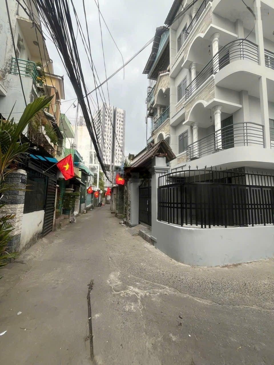 Bán CHDV 4 tầng dòng tiền 40tr/th, dt 105m2 (5.5x19 - Huỳnh Tấn Phát sát Pmh quận 7 - chỉ 8.5 tỷ
