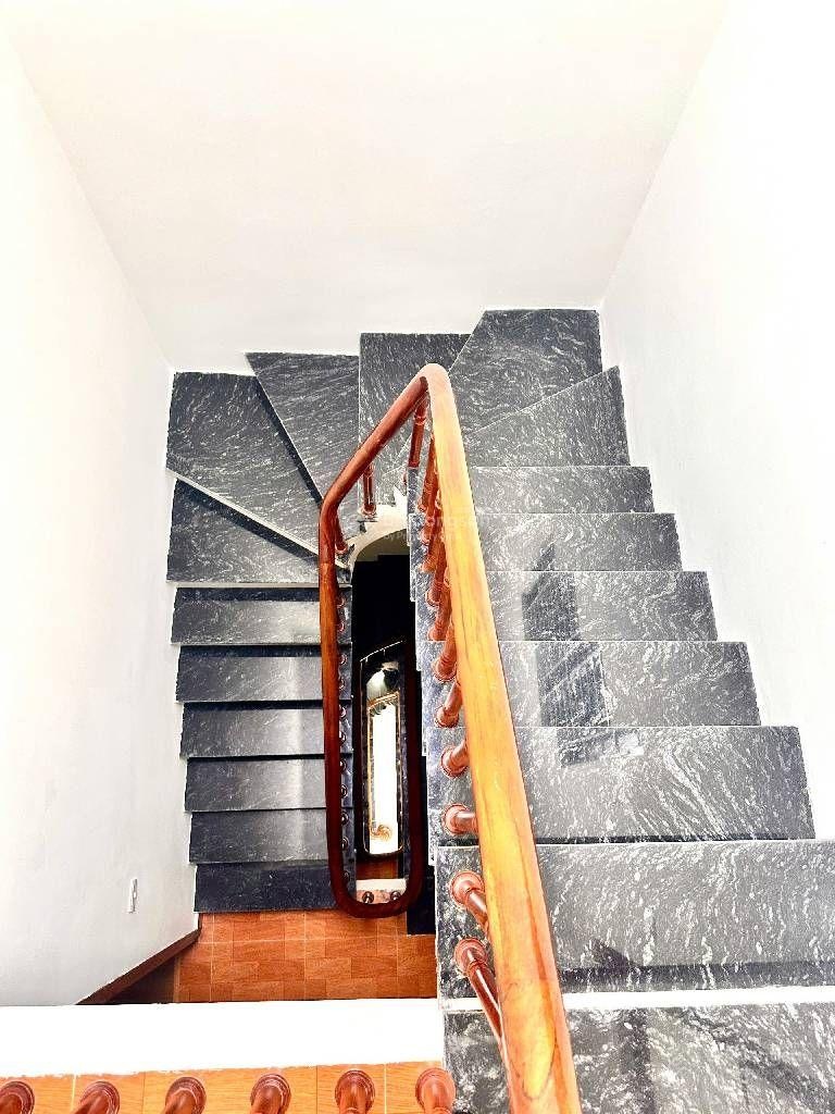 CẦN BÁN GẤP nhà Tây Mỗ 51m x 4 tầng, cực rộng phân lô, vía hè đá bóng, dân xây, lô góc,Chỉ nhỉnh 8đ