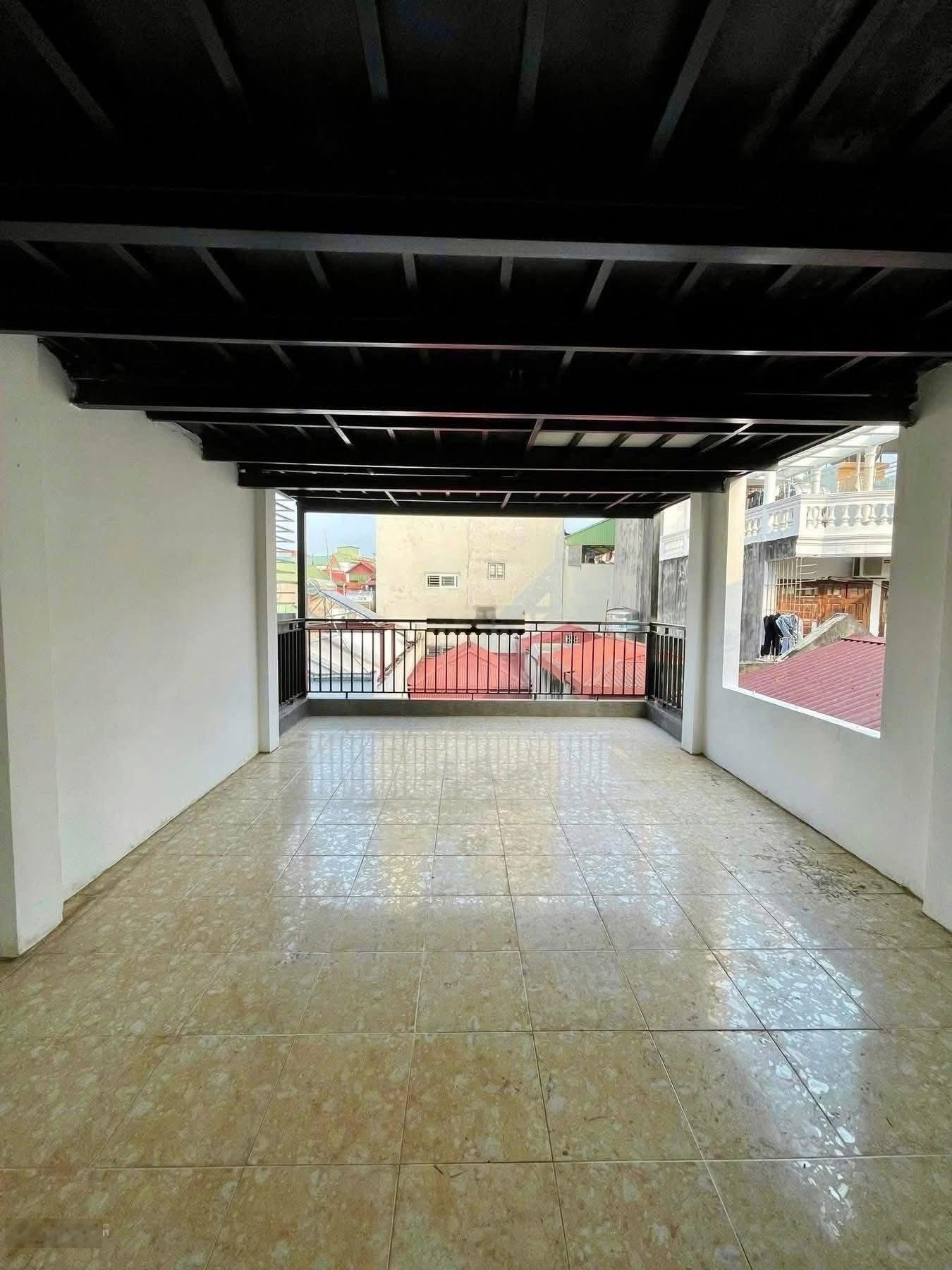 Nhà Phố Lý Nam Đế 40m*5T, mặt ngõ ô tô tránh, ngõ rộng 8m, 2 mặt ngõ, 20m ra phố, sổ riêng 15.8 tỷ
