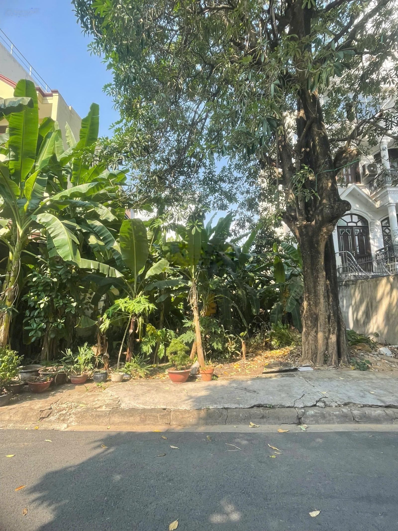 Bán nhà mặt phố đẹp tại số 40, Đường 33, Phường An Phú, 200 triệu / m2, 138 m2, nhiều tiện ích Hot!