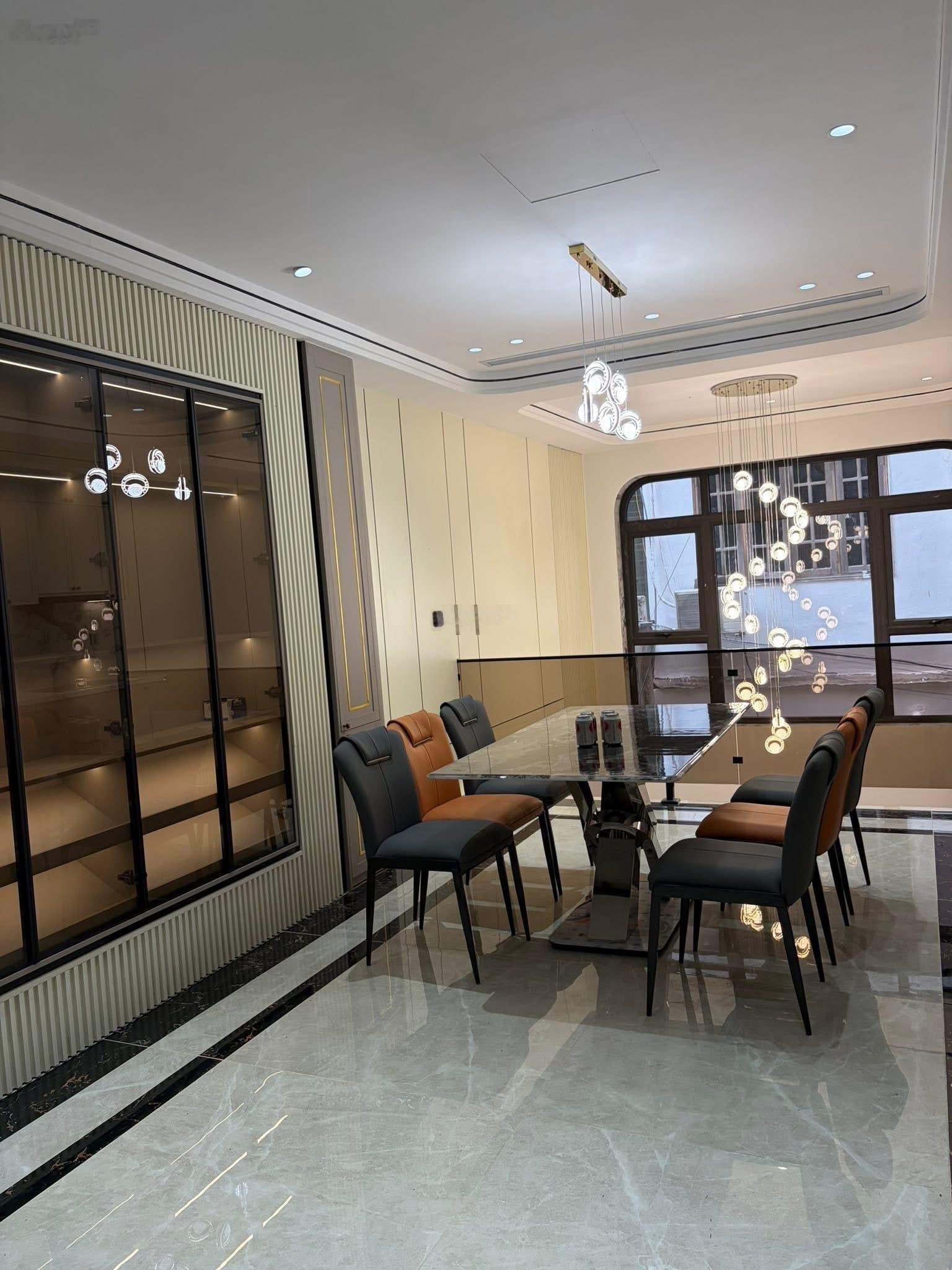 Siêu phẩm ngọc thụy thang máy full nội thất 48m x 6 tầng chỉ 13,9 tỷ