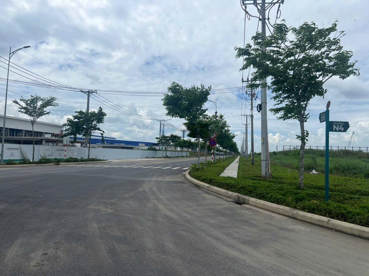 Bán đất KCN tại Đức Hòa - Long An. CHuyển nhương 10.000m2 trở lên trả tiền một lần giá rẻ