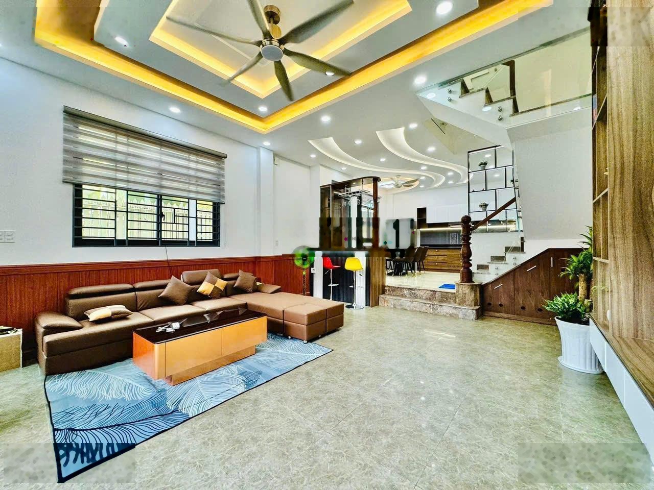 Bán nhanh nhà 70m2 Cô Giang, Q1. Xây 1 trệt 2 lầu. Gần Trường ĐH Văn Lang CS1, SHR
