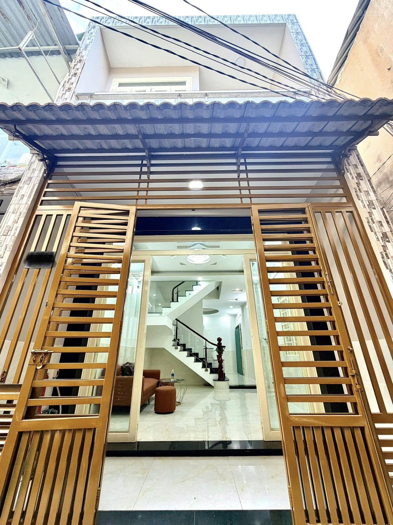5tỷ350. Đ/c : 1/. Văn Cao, Phú Thạnh, Tân Phú D/t : 4 x 11m, Trệt + Lầu, 2P