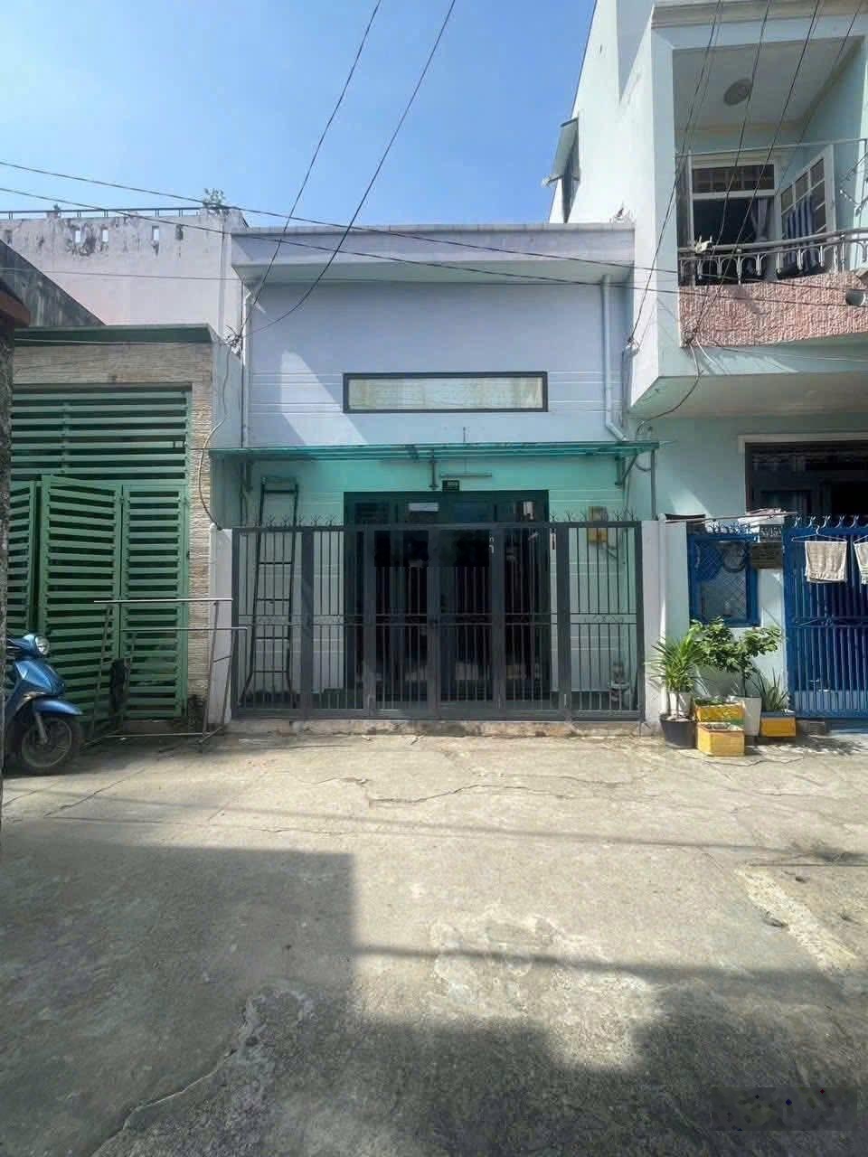 Nhà mới xây 2 tầng ,giá mềm hàng hiếm nhanh chân kẻo mất cách nguyễn tuyển 50m btt quận 2