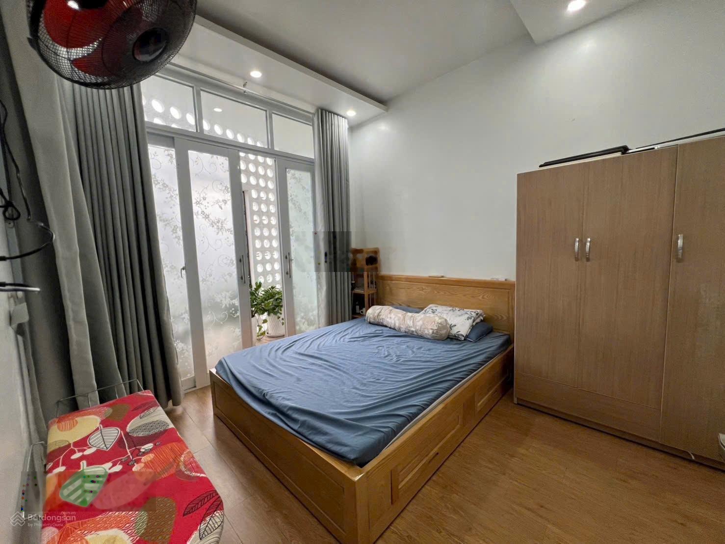 Gia đình mình cần bán căn nhà mặt tiền đường Lương Thế Vinh, khu Phước Long, vị trí đẹp, gần biển.