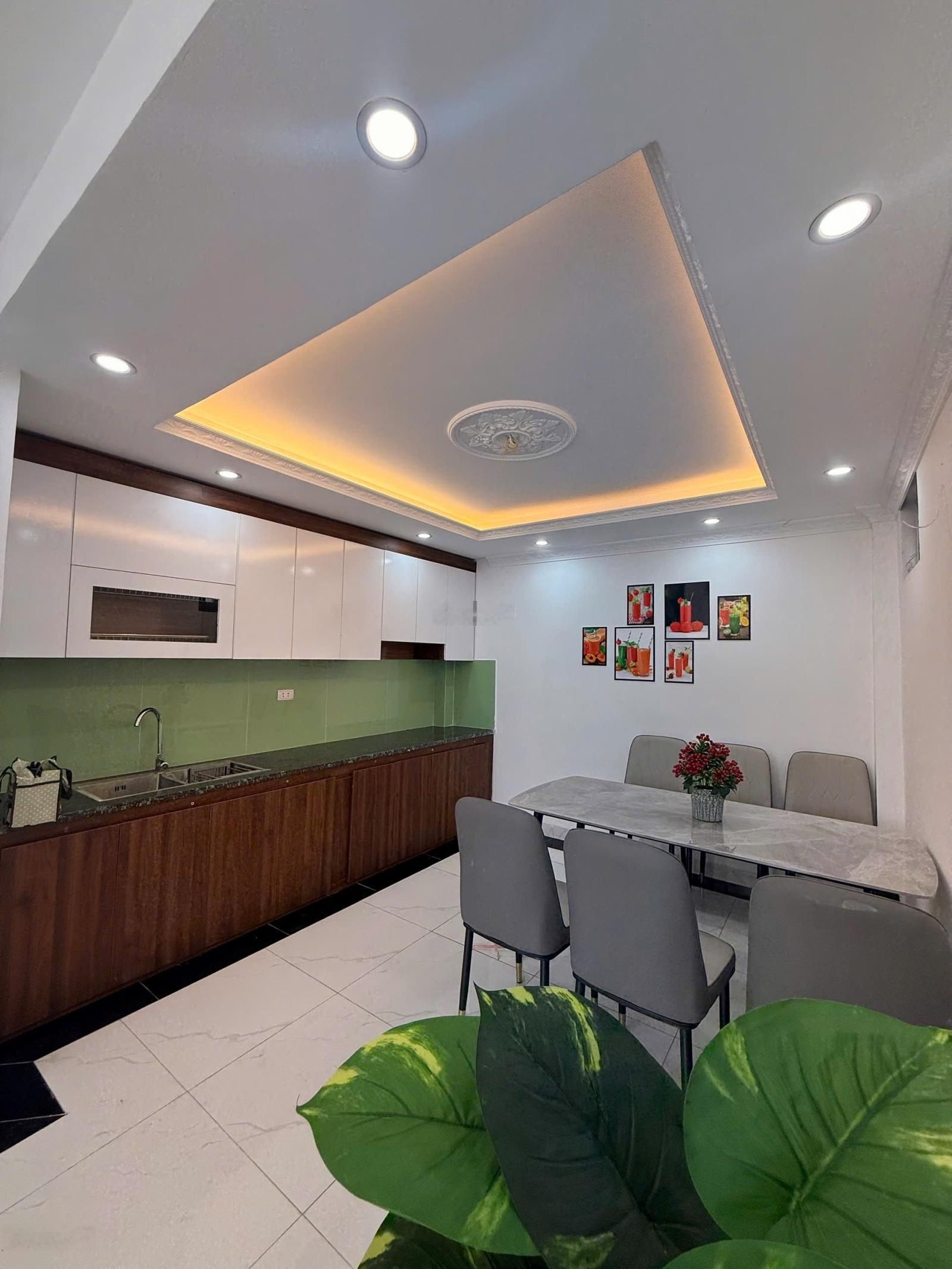 Bán Nhà Riêng tại Ngõ 42, Siêu Quần, 5,65 tỷ, 40m2 giá tốt