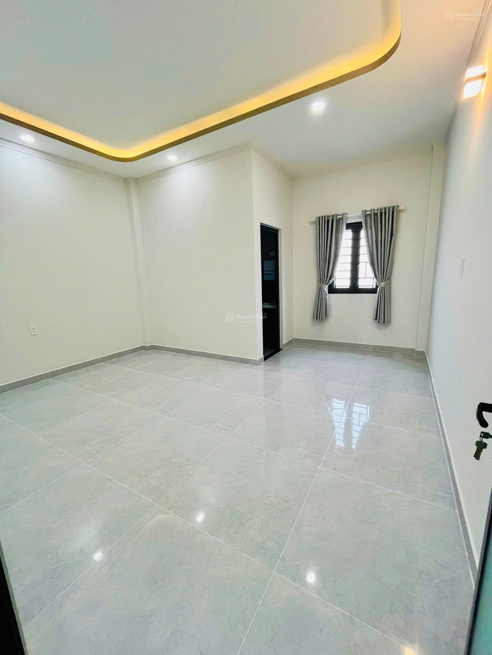 Tôi chính chủ muốn bán căn nhà mới nhà đẹp hiện đại 1 trệt 1 lầu đúc thật