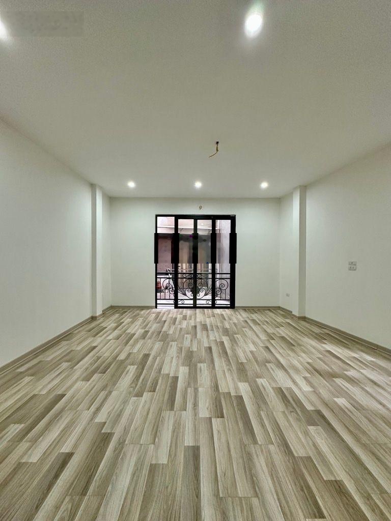 Sát Lò Đúc-5 tầng thang máy,lô góc thoáng-43m2-12 tỷ 6