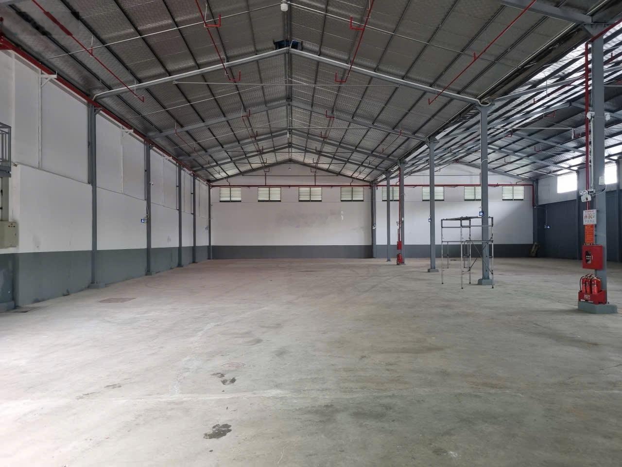 Kho xưởng 300m tại Giải phóng- Tân Mai - Linh Đàm ( có thể cắt thành 100m |200m).. cho thuê