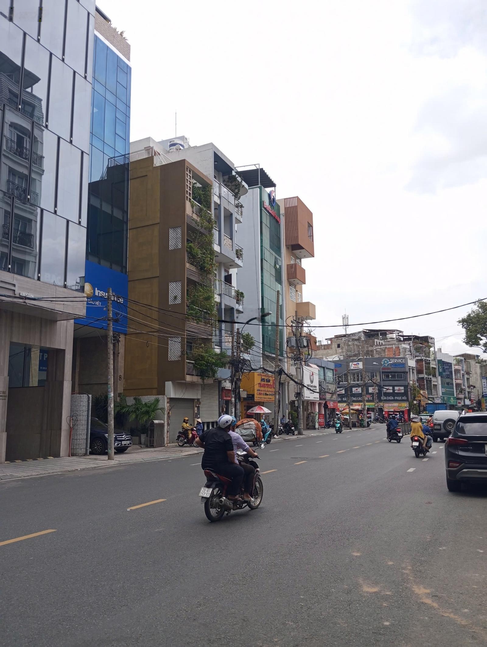 Nhà góc 2MT ngay Nguyễn Gia Trí (D2), P25, Bình Thạnh, (9x25m, hầm 6 tầng) HĐT: 200 triệu - 51 tỷ