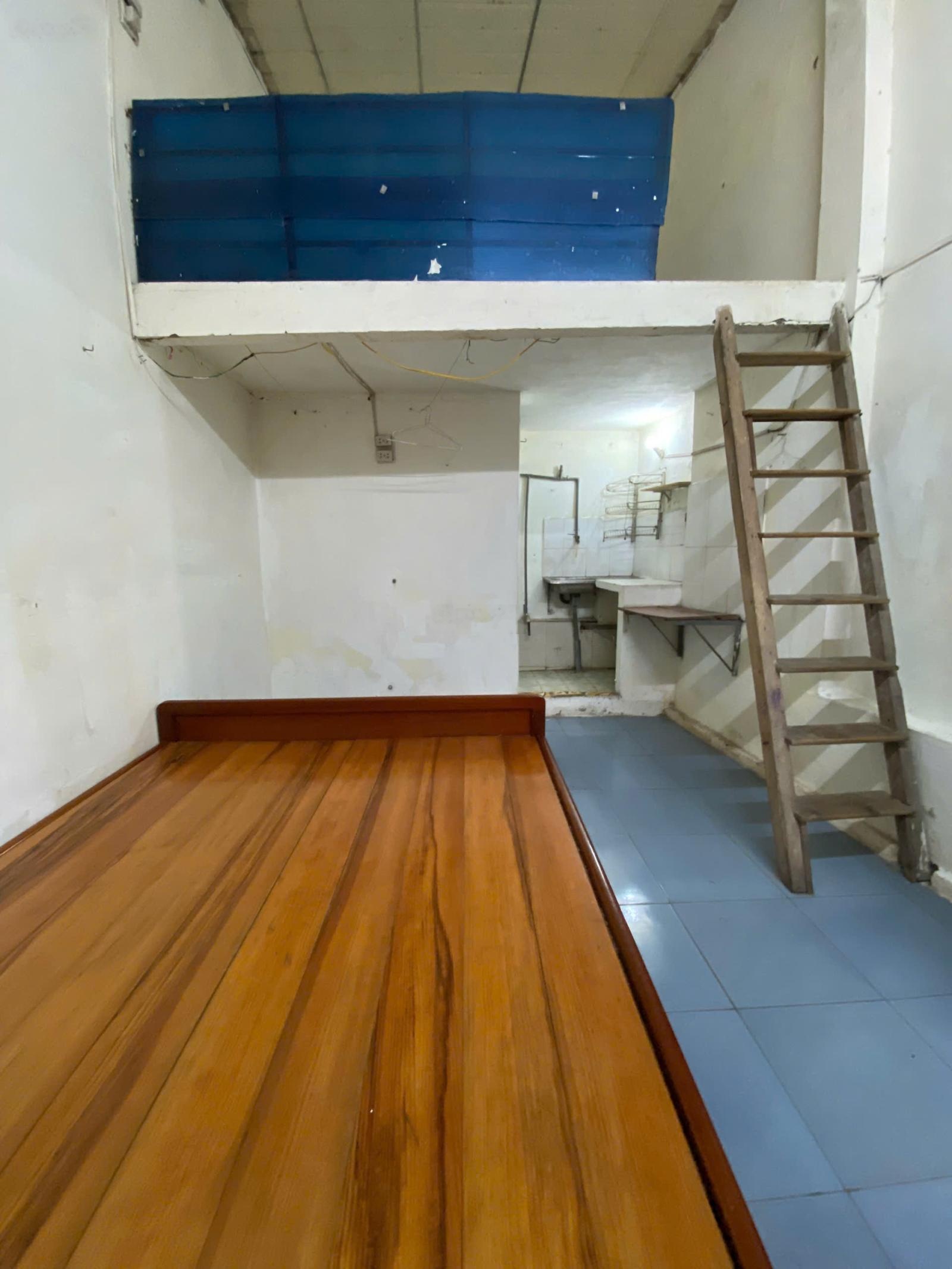 Cho thuê nhà trọ 25m2 khép kín có gác xép - gần khu đô thị Linh Đàm