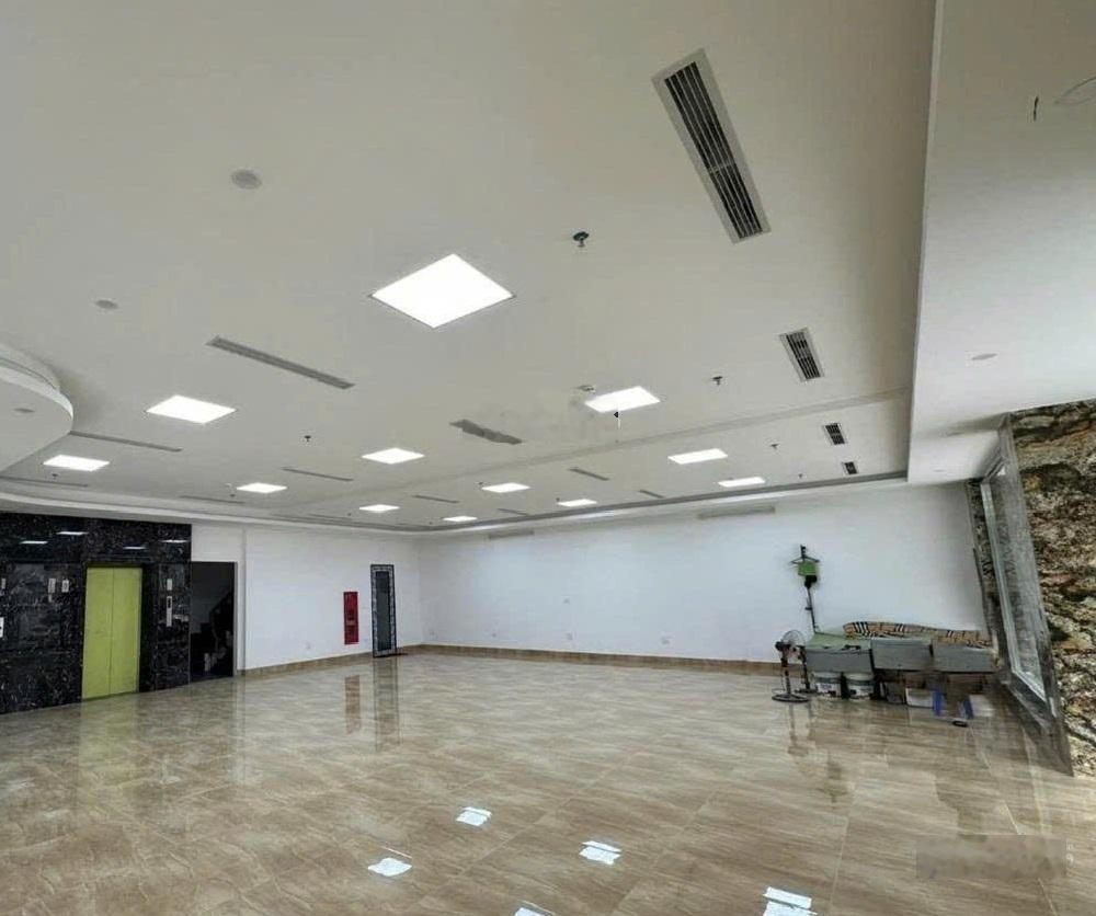 Bán gấp toà building lô góc mp vip cầu giấy - 9 tầng th/máy có hầm: diện tích 165m, mt 12m, 128 tỷ